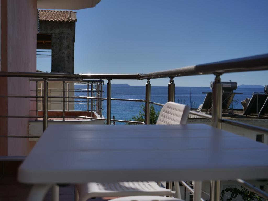 Himara Royal Hotel 外观 照片